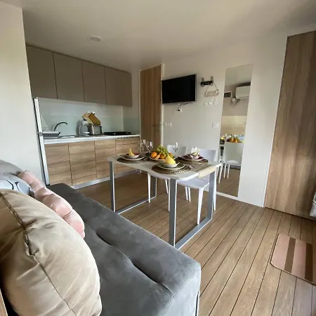 Mobile Leggiero 156 - Porton Nature Hideouts Camping *